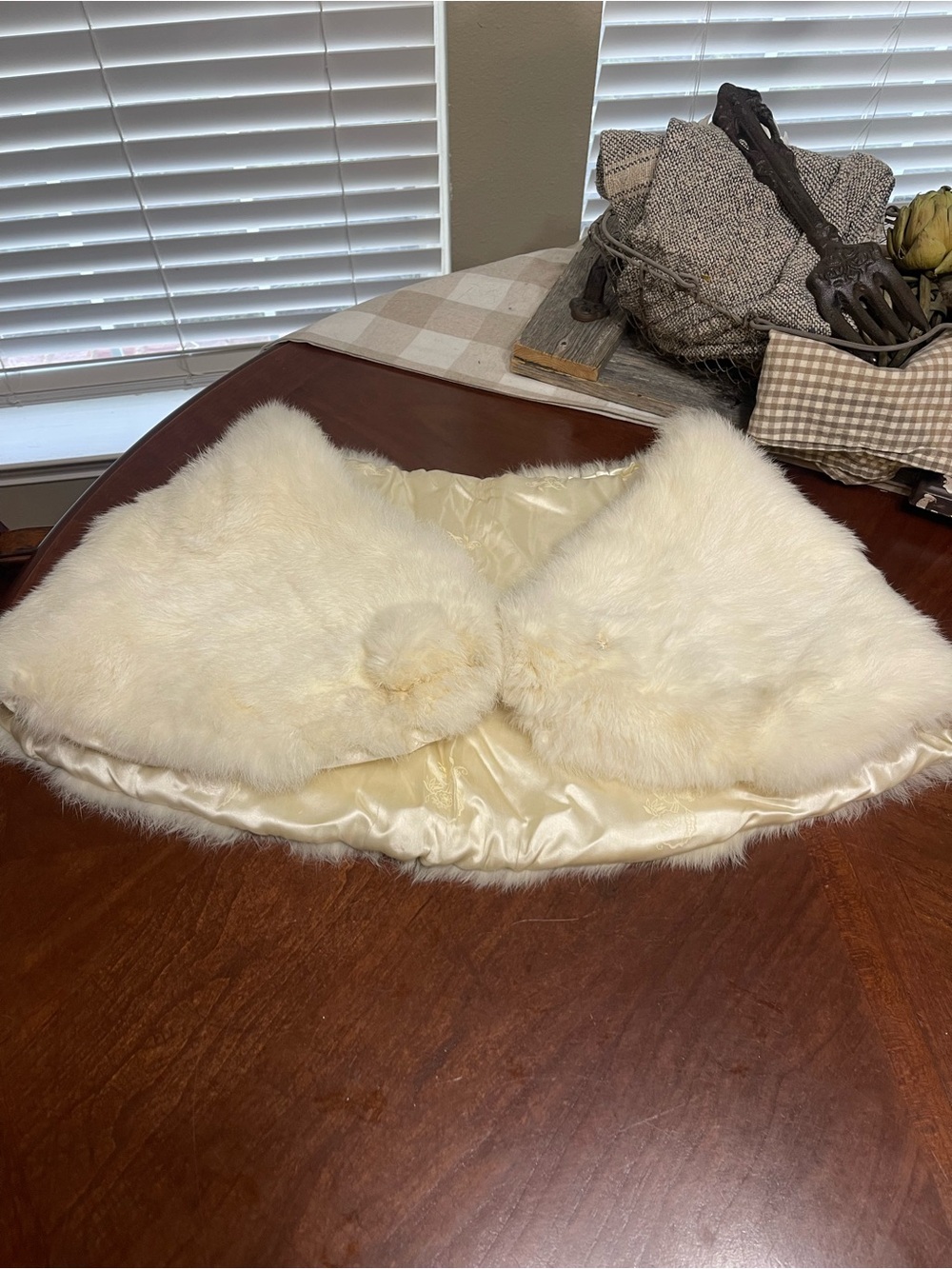 Vintage cape Hollywood  Rabbit Fur Shawl 1950's *read
